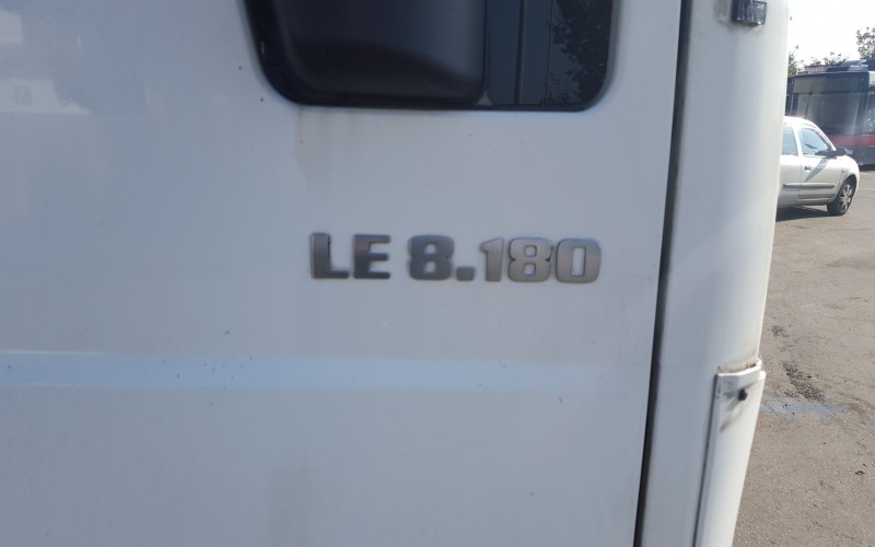 Camion MAN  LE 8.180